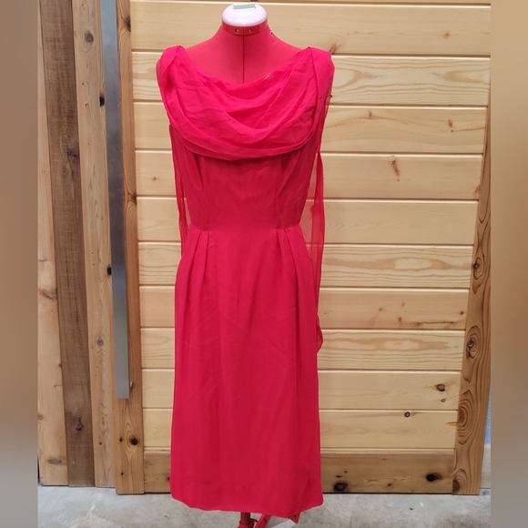 Vintage Sophisticated Miss California Red Dress - Picture 1 of 7